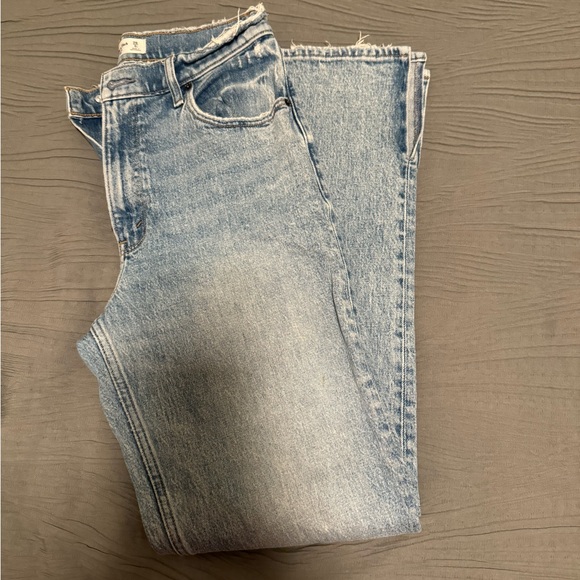 Abercrombie&Fitch Ultra High Rise 90s Straight Jean - Picture 1 of 9